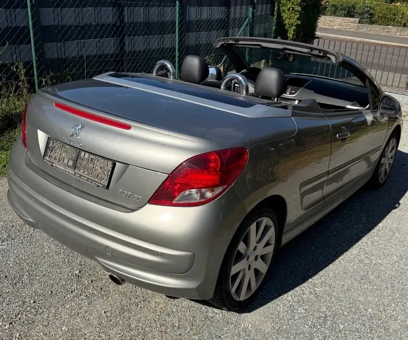 Peugeot 207 2012 photo 3