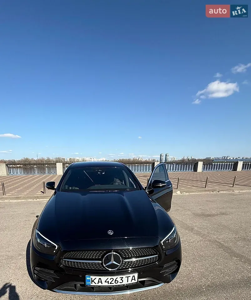 Mercedes-Benz E-Class 2023 photo 2