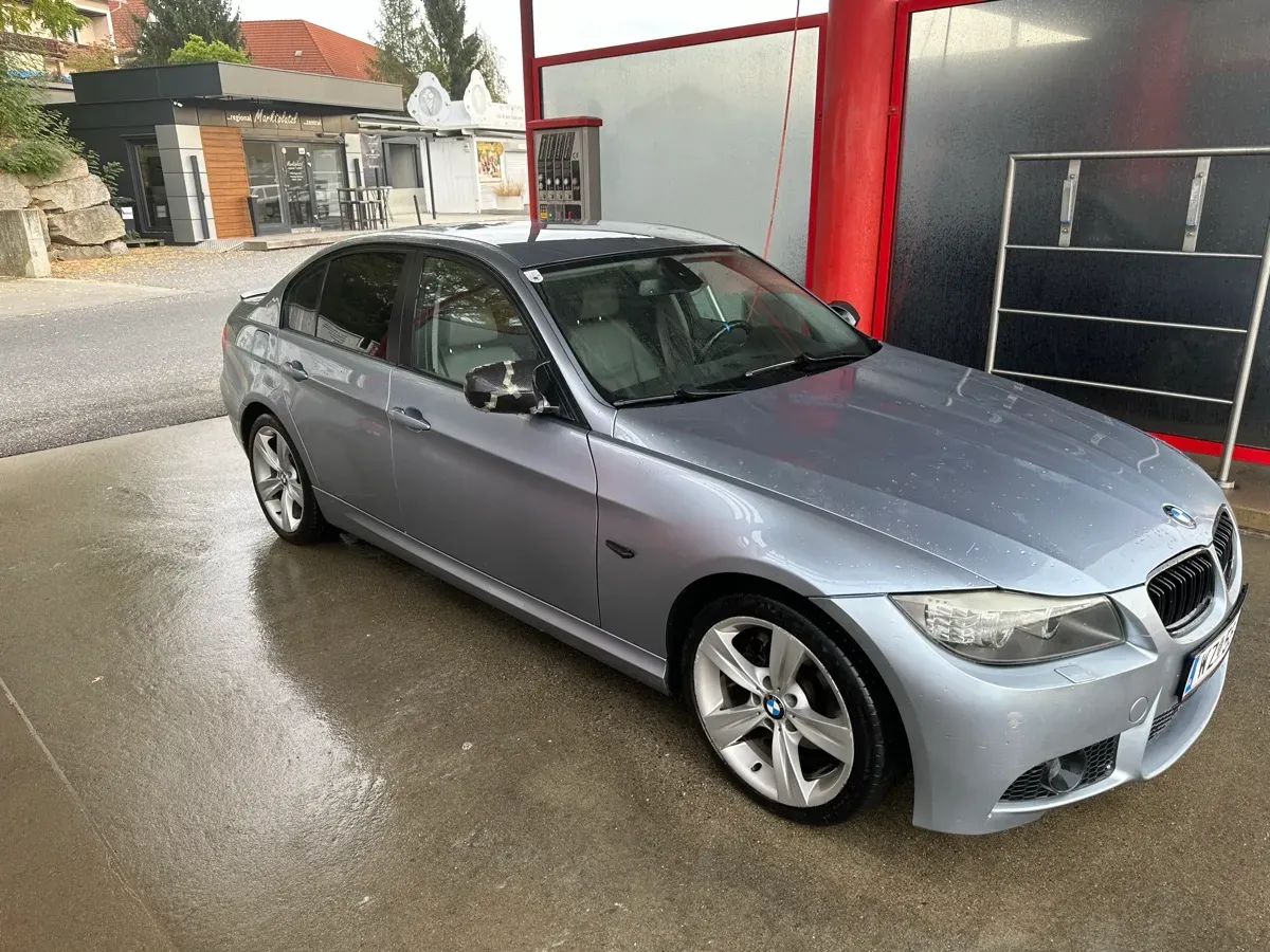 BMW 3 Series 2009 photo 3