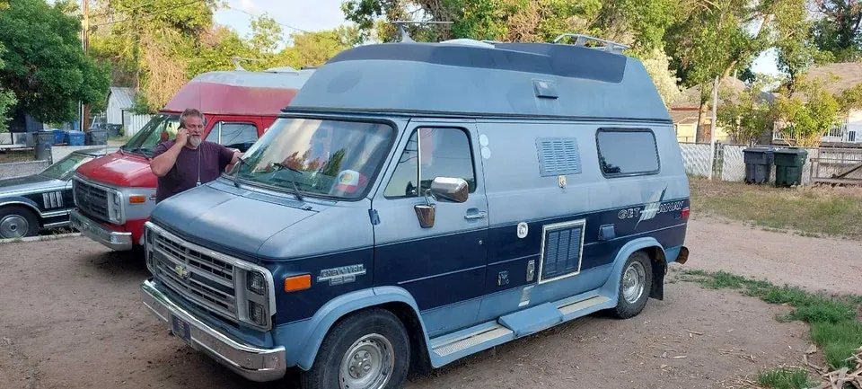 Chevrolet G20 1988 photo 3