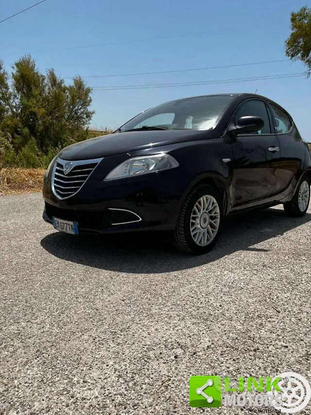 Lancia Ypsilon