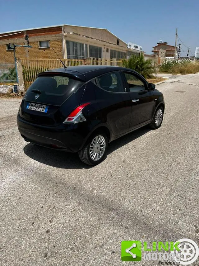 Lancia Ypsilon 2012 photo 3