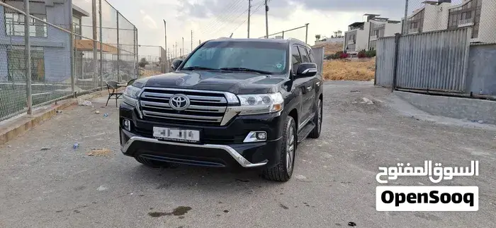 Toyota Land Cruiser 2017 photo 2