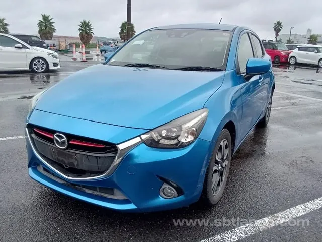 Mazda Demio 2014 photo 2