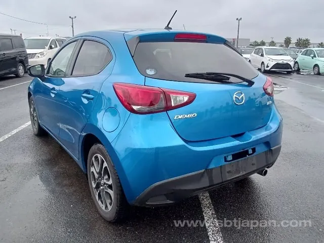 Mazda Demio 2014 photo 3