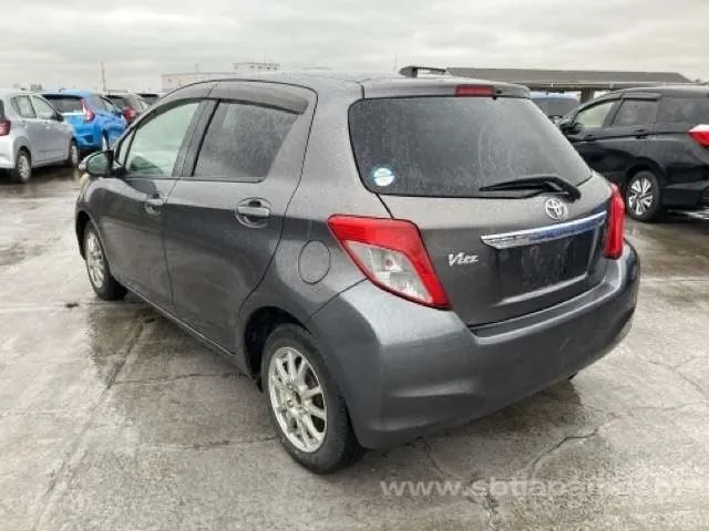 Toyota Vitz 2011 photo 3