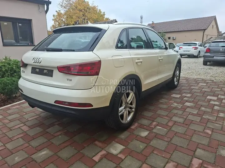 Audi Q3 2012 photo 3