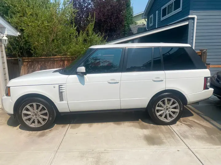 Land Rover Range Rover 2012 photo 2