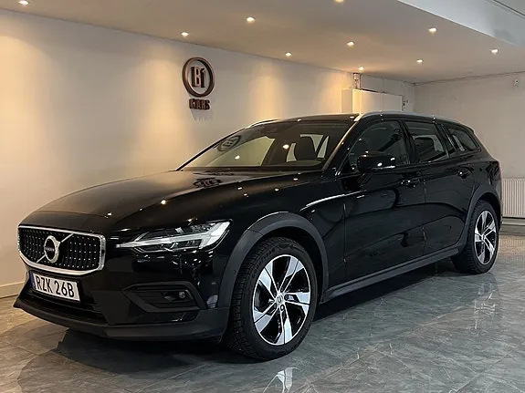 Volvo V60 Cross Country 2021 photo 2