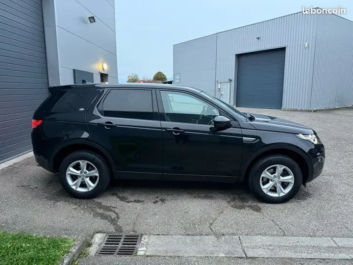 Land Rover Discovery 2015 photo 2