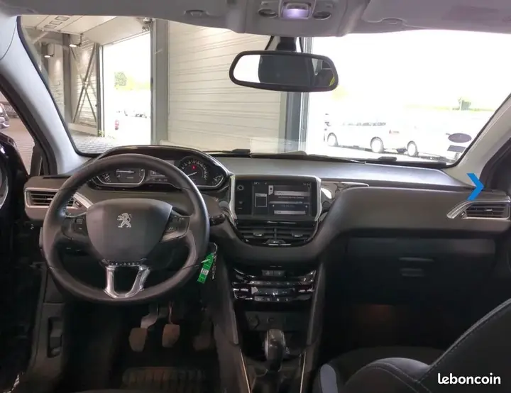 Peugeot 208 2013 photo 3