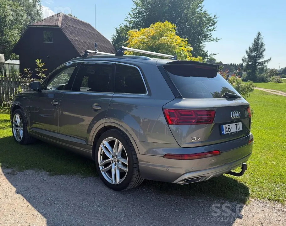 Audi Q7 2016 photo 2