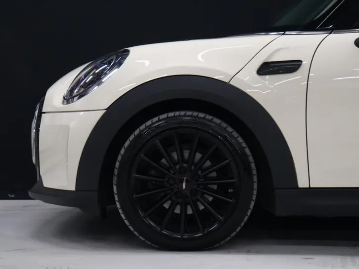 Mini 3 Door 2022 photo 3