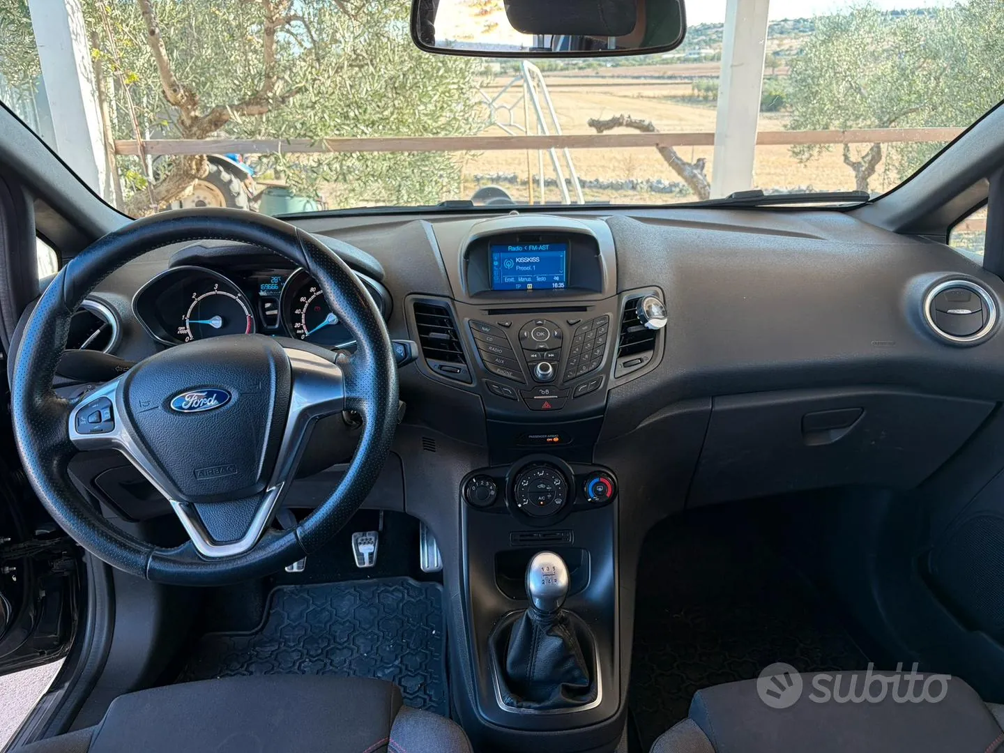 Ford Fiesta 2017 photo 2