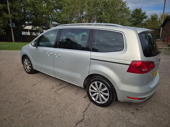 Volkswagen Sharan 2012 photo 4