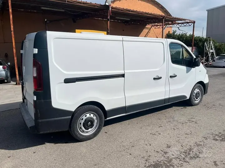 Renault Trafic 2019 photo 3