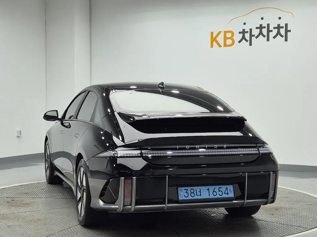 Hyundai Ioniq 6 2025 photo 2