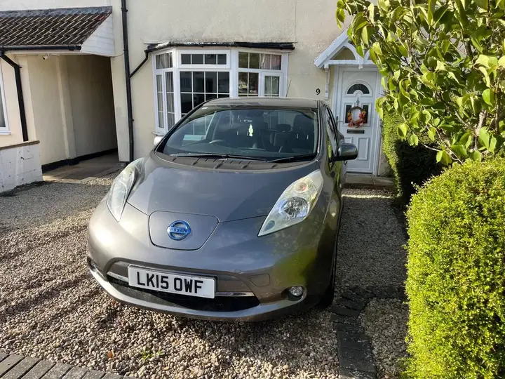Nissan Leaf 2015 photo 2