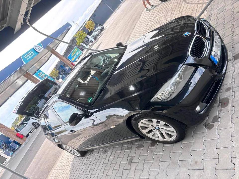 BMW 318I