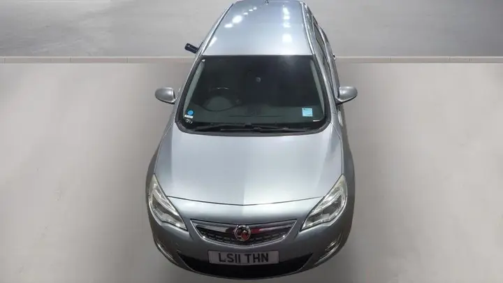 Vauxhall Astra 2011 photo 4