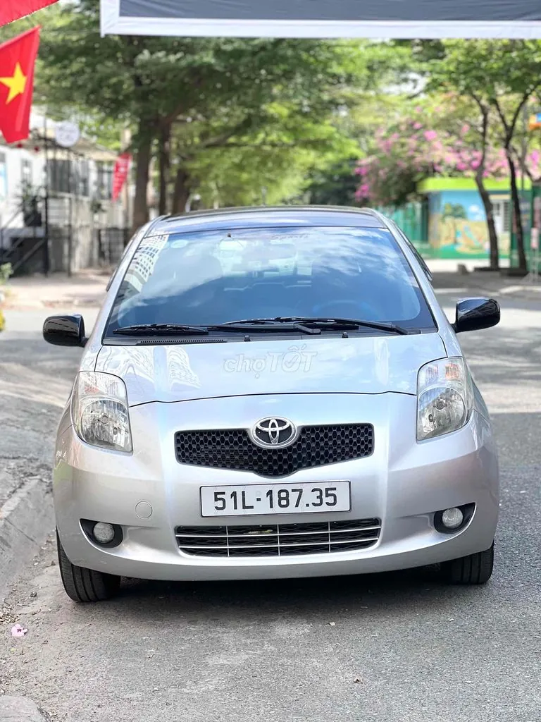Toyota Yaris 2007 photo 2