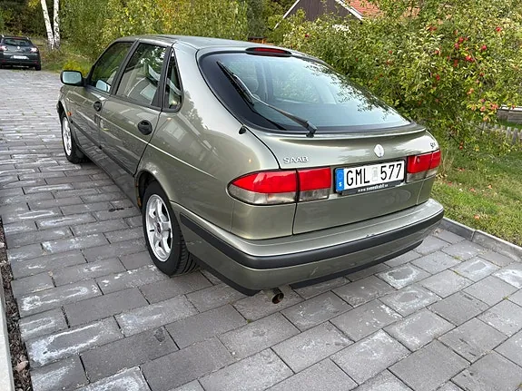 Saab 9-3 1999 photo 2
