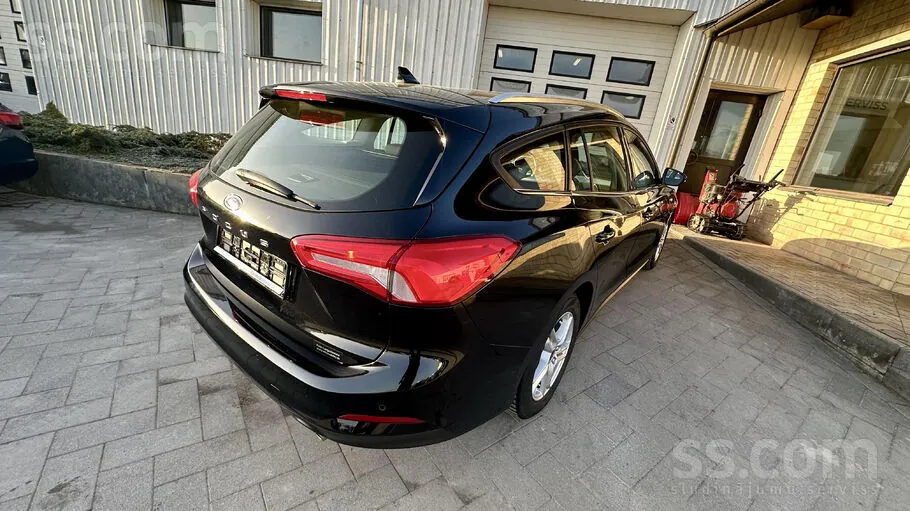 Ford Focus 2018 photo 2