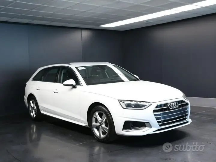 Audi A4 Avant 2023 photo 2