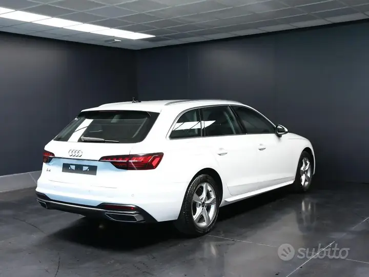 Audi A4 Avant 2023 photo 3
