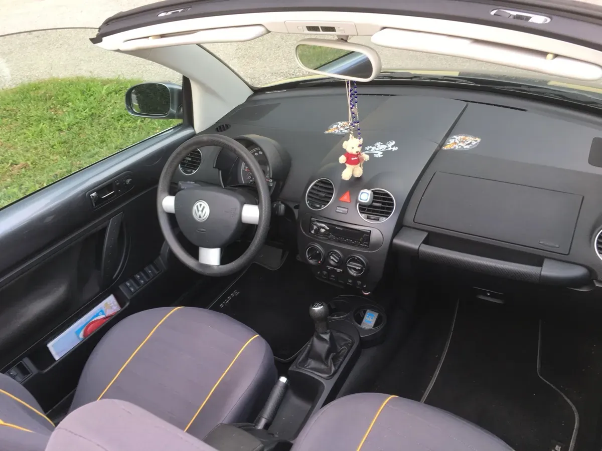 Volkswagen Beetle 2007 photo 2
