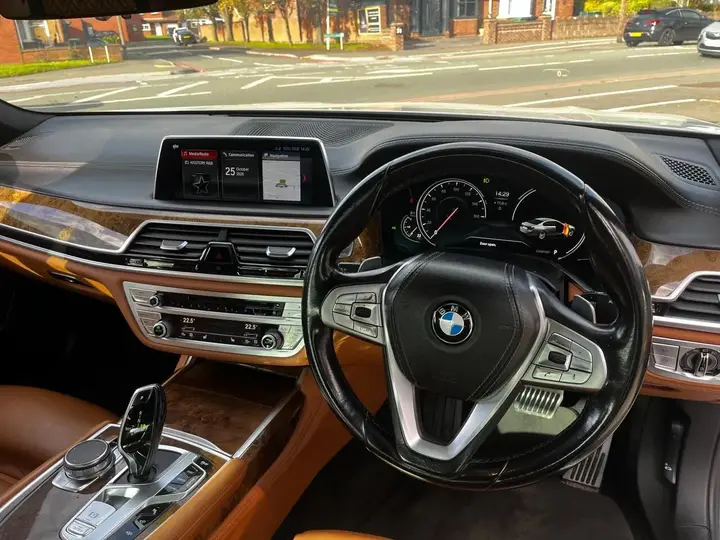BMW 7 Series 2016 photo 4