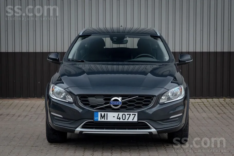 Volvo V60 2018 photo 2