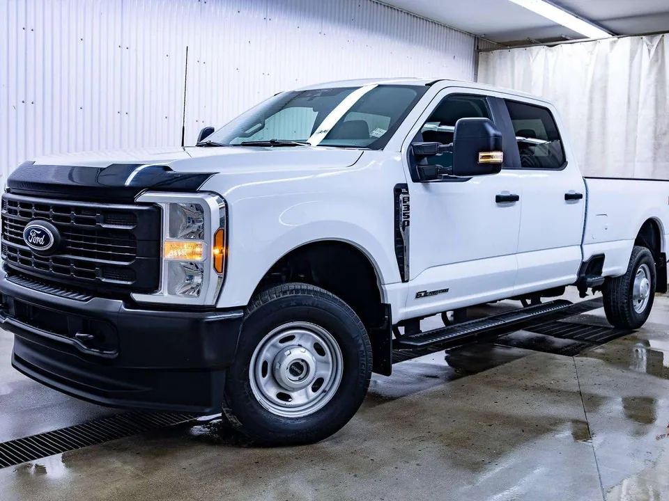 Ford F250 2025 photo 2