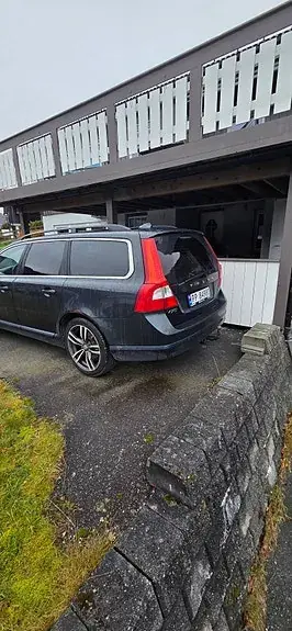 Volvo V70 2010 photo 2