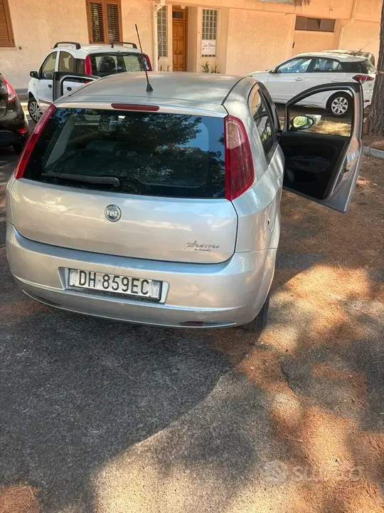Fiat Grande Punto 2007 photo 4