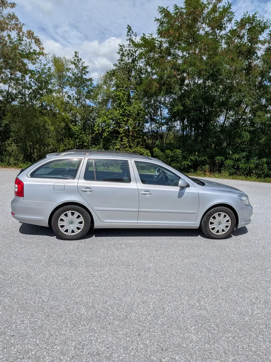 Skoda Octavia 2013 photo 3