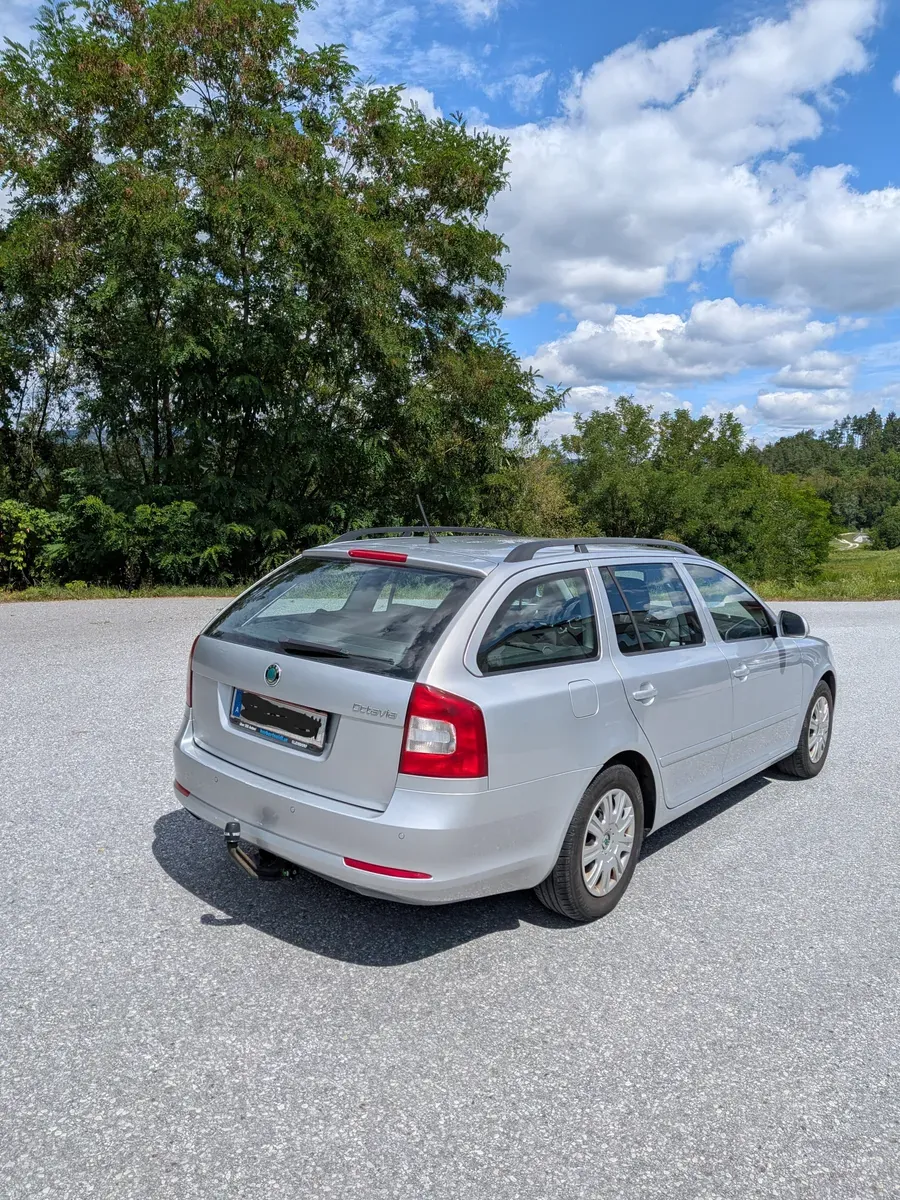 Skoda Octavia 2013 photo 2