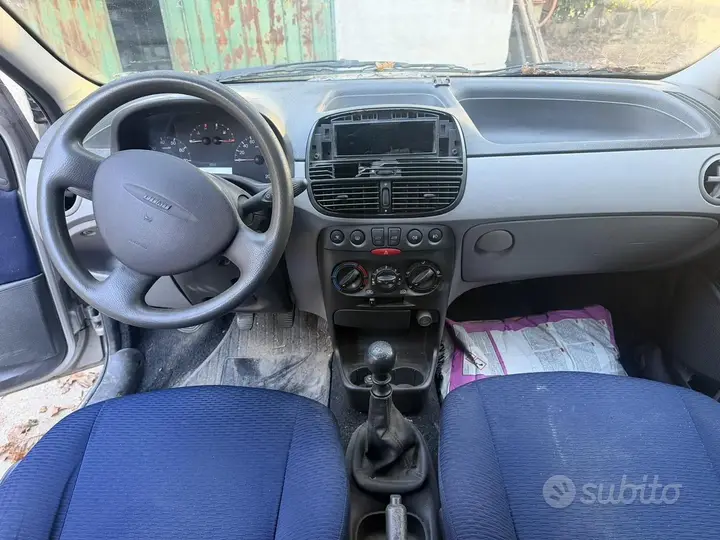 Fiat Punto 2001 photo 3