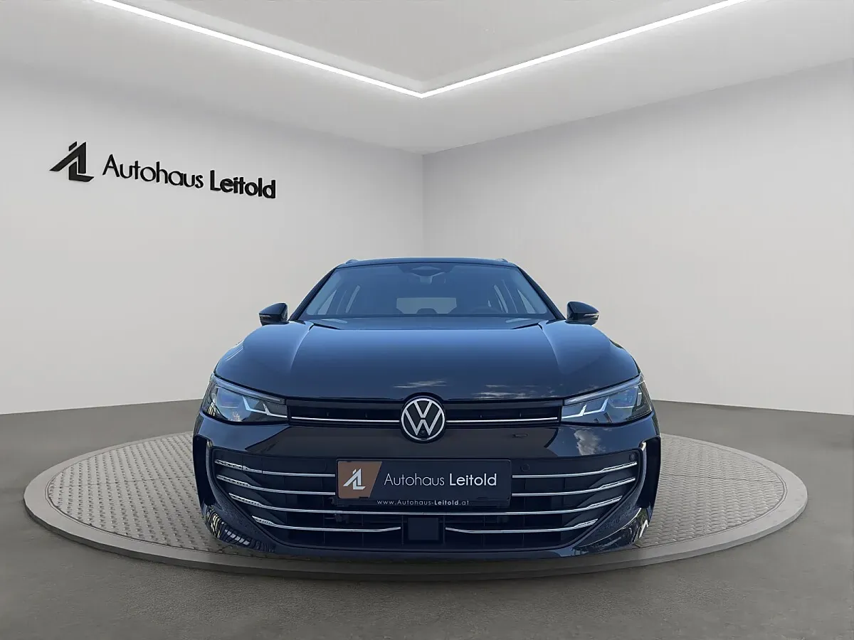 Volkswagen Passat 2025 photo 2
