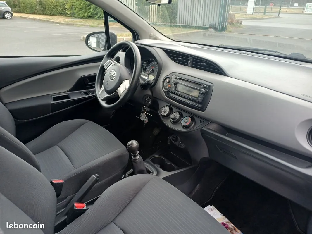Toyota Yaris 2016 photo 5