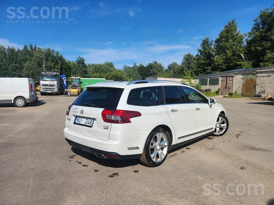 Citroen C5 2011 photo 3