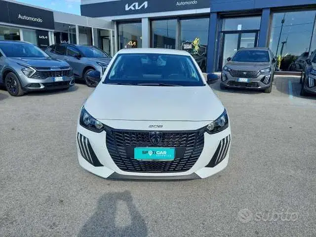 Peugeot 208 2025 photo 2