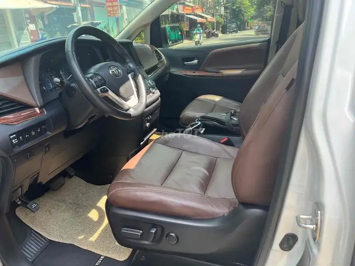 Toyota Sienna 2017 photo 3