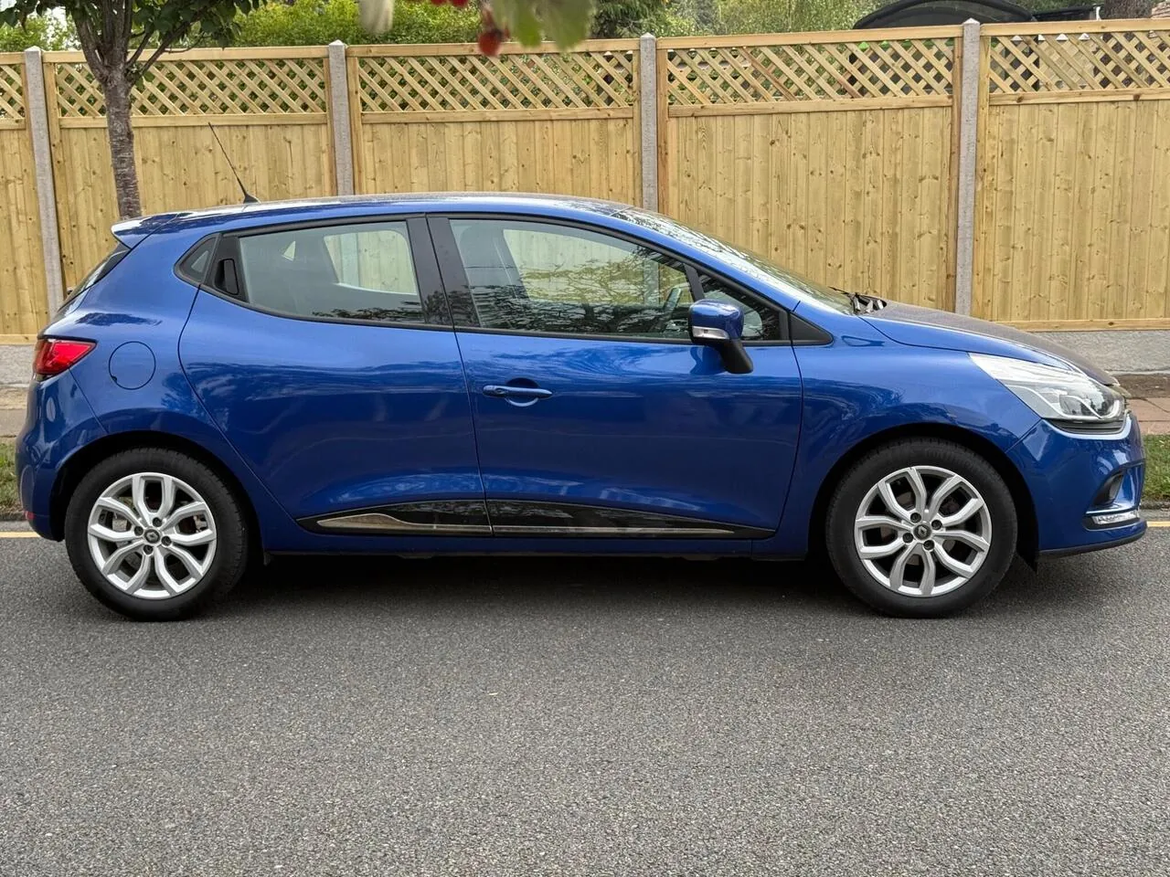 Renault Clio 2017 photo 2