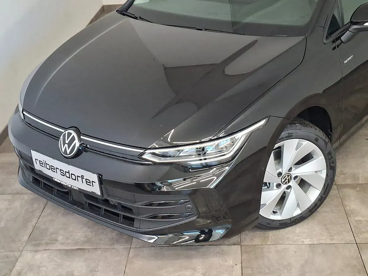 Volkswagen Golf 2026 photo 2