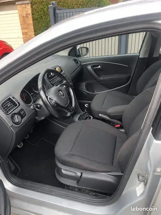 Volkswagen Polo 2017 photo 2