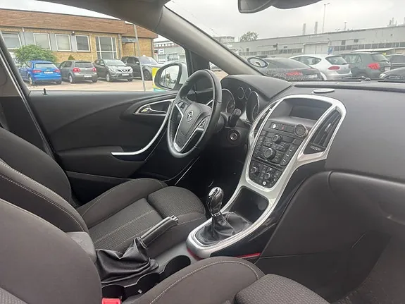 Opel Astra 2012 photo 5