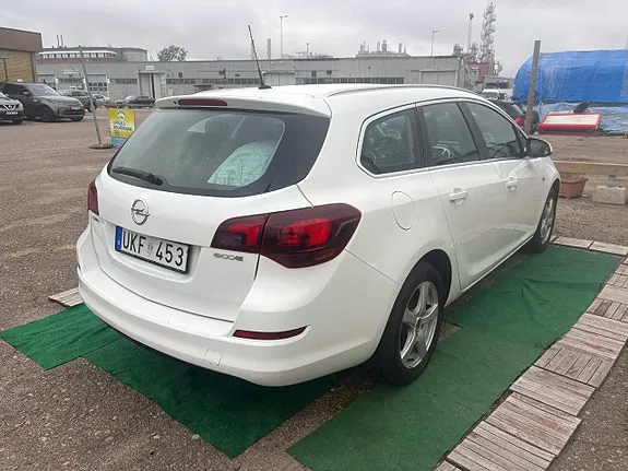 Opel Astra 2012 photo 3