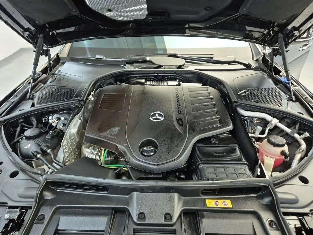 Mercedes-Benz S-Class 2025 photo 5