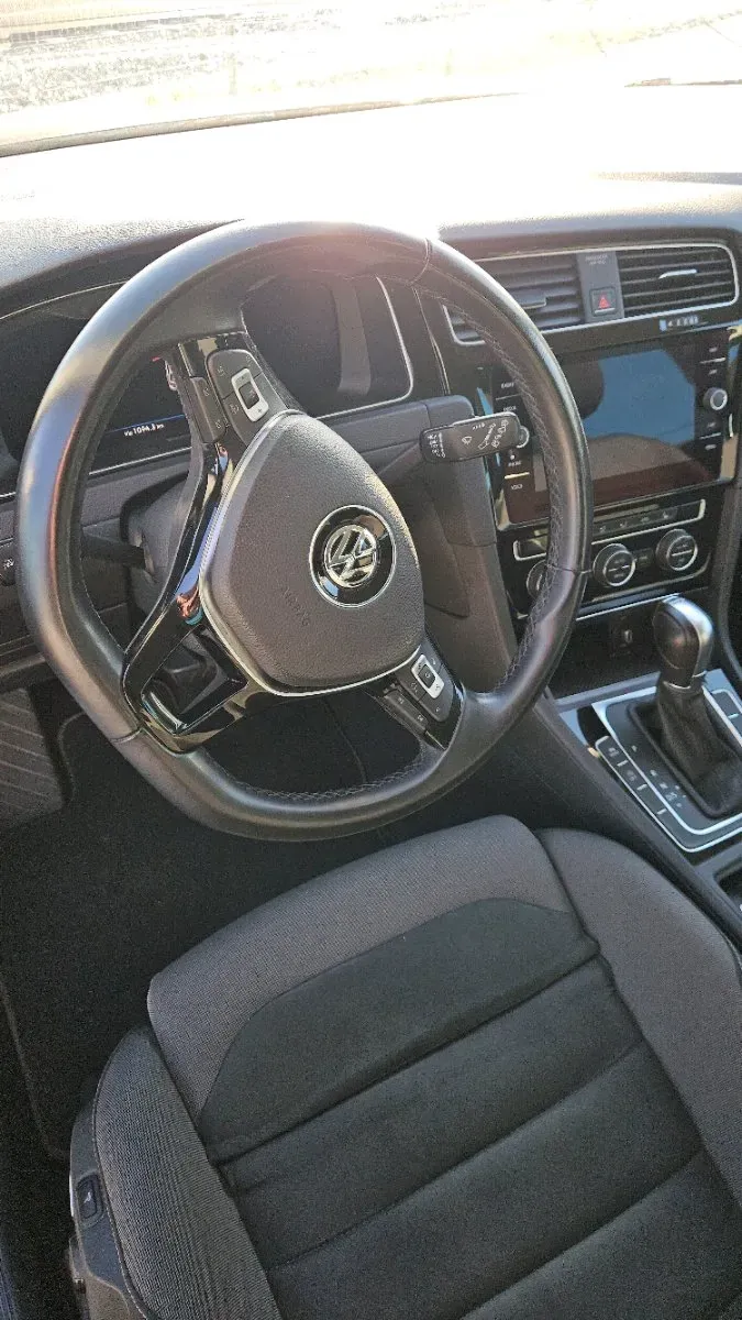 Volkswagen Golf 2018 photo 3